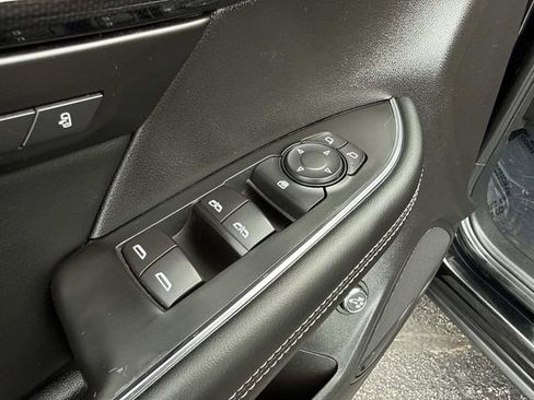 Used 2022 Buick Envision Essence w/ Sport Touring Package FWD image 10