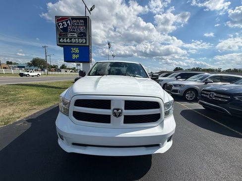 Used 2017 RAM 1500 Express RWD image 9