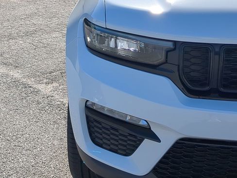 New 2025 Jeep Grand Cherokee Limited image 8