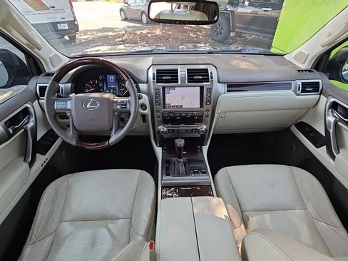 Used 2015 Lexus GX 460 w/ Premium Package AWD/4WD image 9