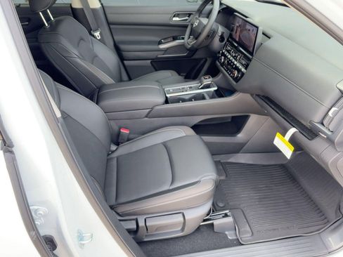 New 2026 Nissan Pathfinder SL image 30