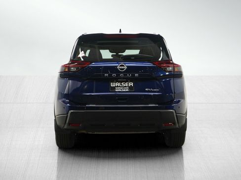 Used 2024 Nissan Rogue SV w/ SV Premium Package image 4