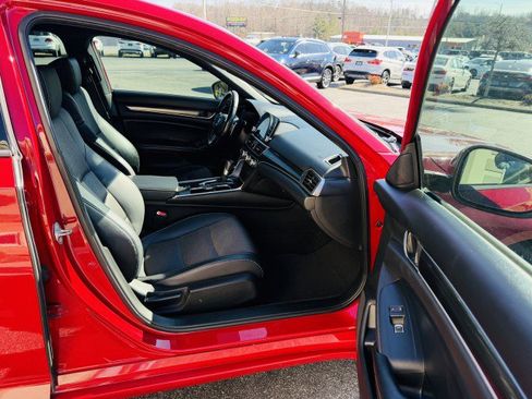 Used 2018 Honda Accord Sport image 17