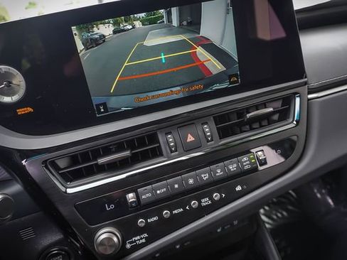 Certified 2025 Lexus ES 350 w/ Premium Package FWD image 15