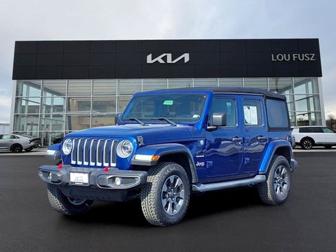 Used 2018 Jeep Wrangler Unlimited Sahara AWD/4WD image 1