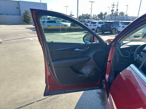 Used 2023 Buick Envision Preferred image 10