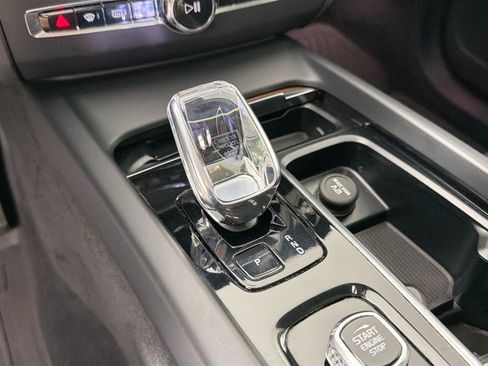 Certified 2023 Volvo XC60 B5 Ultimate AWD/4WD image 16