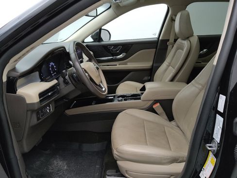 Used 2022 Lincoln Corsair AWD w/ Premium Package image 17