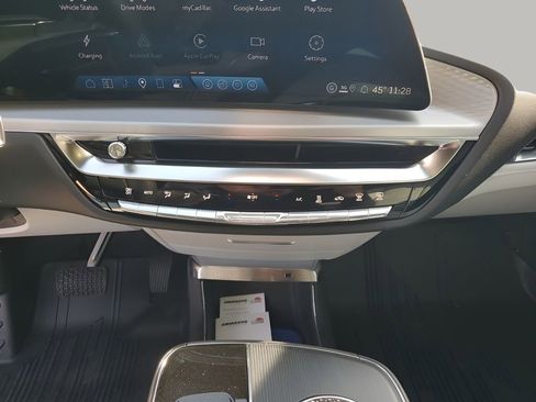 New 2026 Cadillac Lyriq Premium Luxury w/ LPO, Floor Liner Package AWD/4WD image 40