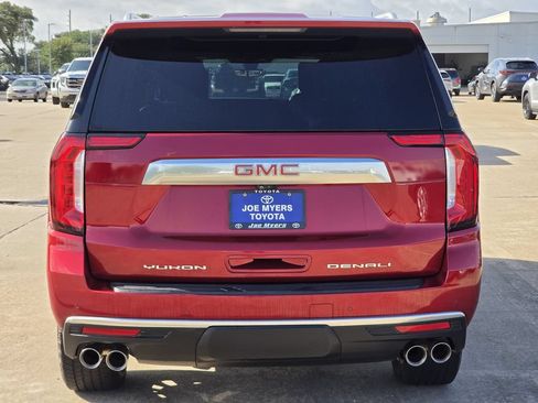 Used 2021 GMC Yukon XL Denali w/ Denali Premium Package AWD/4WD image 8