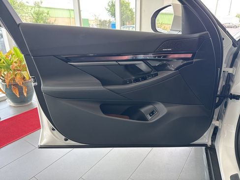 New 2027 BMW 530i xDrive w/ Premium Package AWD/4WD image 37
