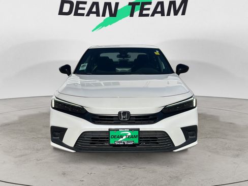 Used 2022 Honda Civic Sport image 2