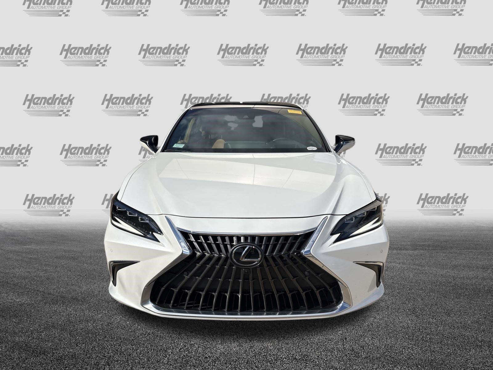Used 2025 Lexus ES 350 Ultra Luxury FWD image 3