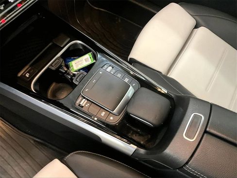 Used 2022 Mercedes-Benz GLB 250 4MATIC image 20