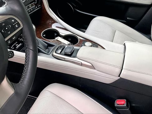 Used 2019 Lexus RX 350 AWD w/ Navigation Package image 16