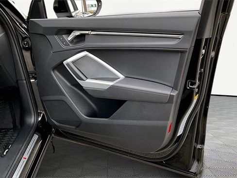 Used 2025 Audi Q3 2.0T Premium w/ Convenience Package image 19