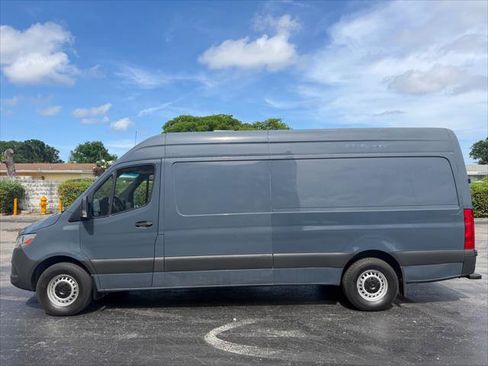 Used 2019 Mercedes-Benz Sprinter 170 image 3