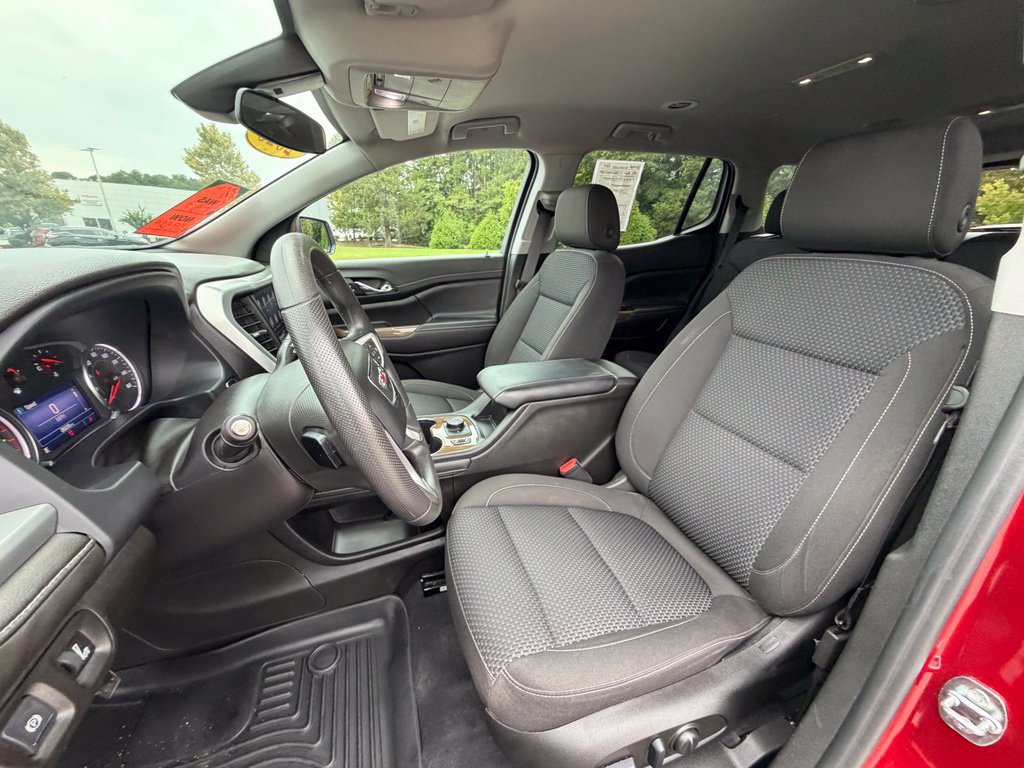 Used 2023 GMC Acadia SLE w/ Driver Convenience Package FWD image 11