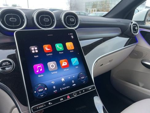 Used 2025 Mercedes-Benz GLC 300 4MATIC image 14