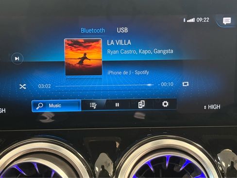 Used 2023 Mercedes-Benz GLB 250 4MATIC image 17