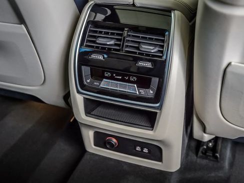 Used 2020 BMW X7 xDrive40i w/ M Sport Package AWD/4WD image 47