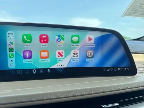Used 2025 Cadillac XT4 Premium Luxury FWD image 4