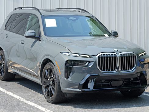 Used 2023 BMW X7 xDrive40i w/ M Sport Package AWD/4WD image 64