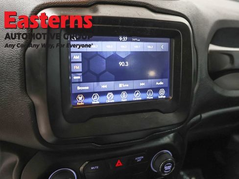 Used 2018 Jeep Renegade Altitude AWD/4WD image 19