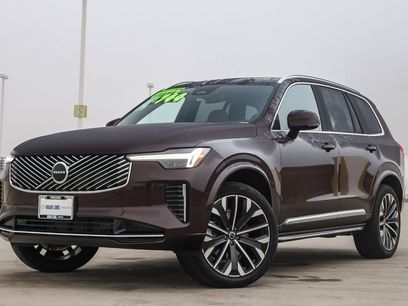 New 2025 Volvo XC90 B6 Core w/ Climate Package