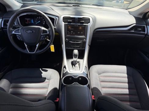 Used 2015 Ford Fusion SE FWD image 15