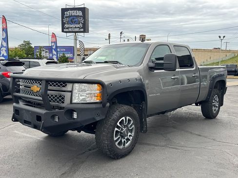 Used 2013 Chevrolet Silverado 3500 LTZ AWD/4WD image 3