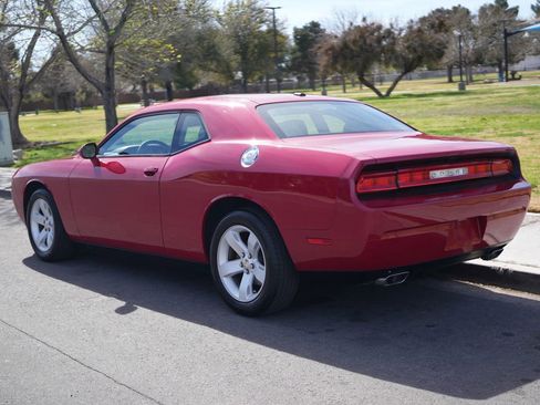 Used 2013 Dodge Challenger SXT Plus image 5