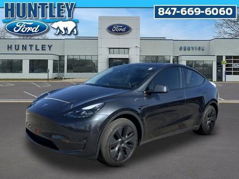 Used 2024 Tesla Model Y Long Range AWD/4WD image 1