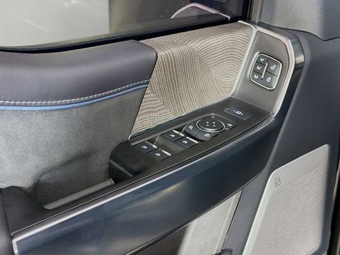 Used 2025 Ford F250 Platinum AWD/4WD image 21