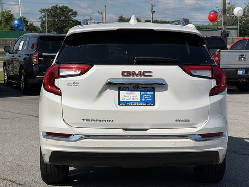 Used 2024 GMC Terrain Denali AWD/4WD image 5