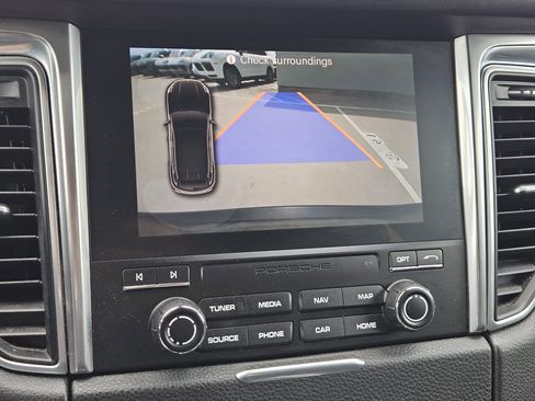 Used 2018 Porsche Macan S image 18