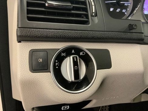 Used 2011 Mercedes-Benz C 300 4dr Sdn C 300 Sport RWD image 26