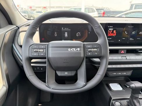 New 2027 Kia Seltos S FWD image 10