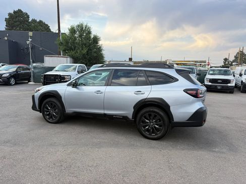 Used 2023 Subaru Outback Onyx Edition AWD/4WD image 2