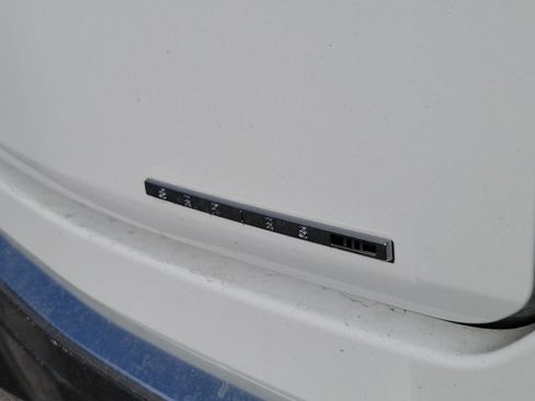 Used 2022 Jeep Wagoneer Series III RWD image 6