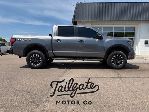 Used 2020 Nissan Titan PRO-4X w/ Pro-4x Convenience Package AWD/4WD image 1