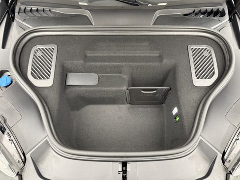Certified 2025 Porsche Macan 4S Electric AWD/4WD image 64