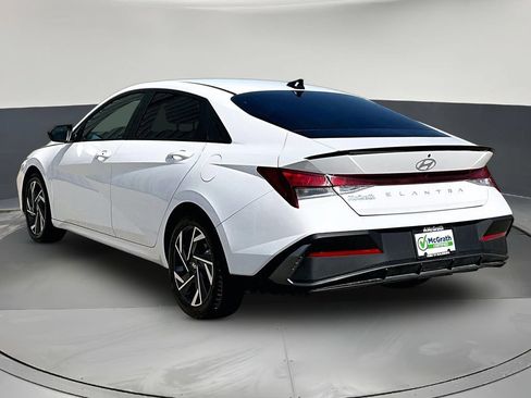 Used 2025 Hyundai Elantra Sport FWD image 5