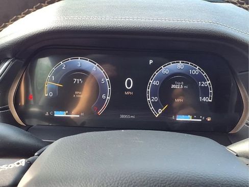 Used 2023 Jeep Grand Cherokee L Limited AWD/4WD image 16