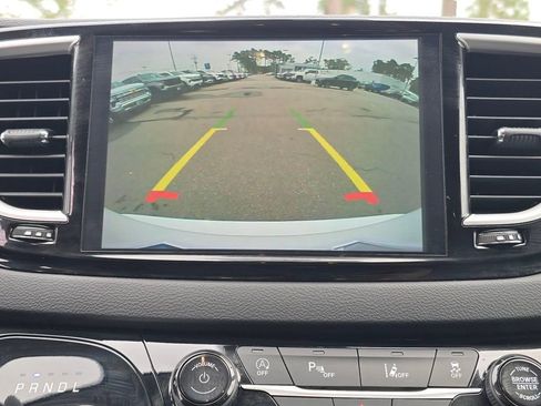 Used 2024 Chrysler Pacifica Touring-L image 20