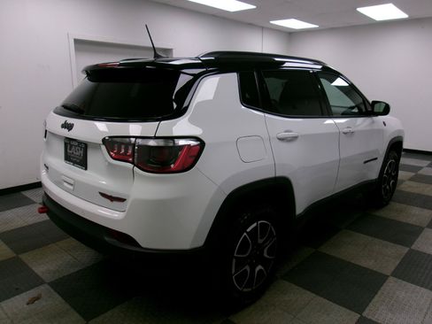 Used 2025 Jeep Compass Trailhawk AWD/4WD image 13