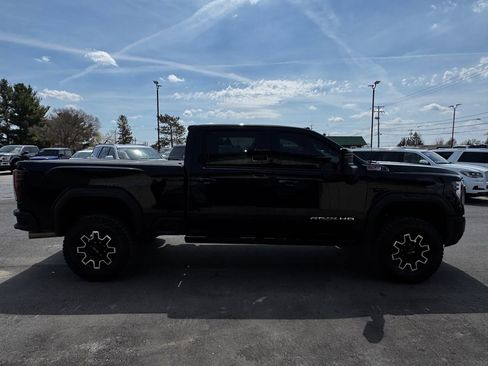 Used 2025 GMC Sierra 2500 AT4X AWD/4WD image 7