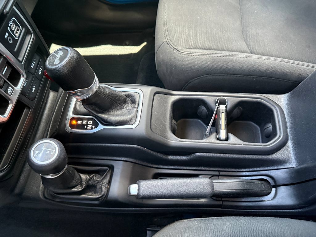 Used 2021 Jeep Wrangler Unlimited Sport AWD/4WD image 33