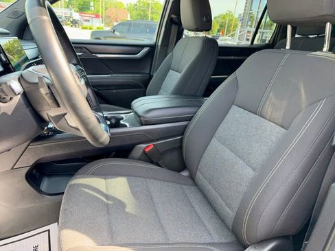 Used 2025 GMC Acadia Elevation FWD image 14