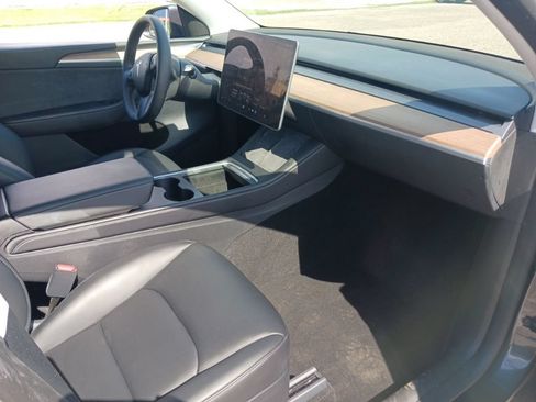 Used 2024 Tesla Model Y Long Range AWD/4WD image 15